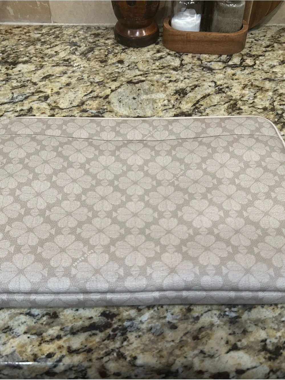 Kate Spade Beige Floral Laptop Sleeve Case Cover Nwot